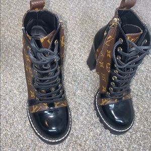 LV AUTHENTIC BOOTIES